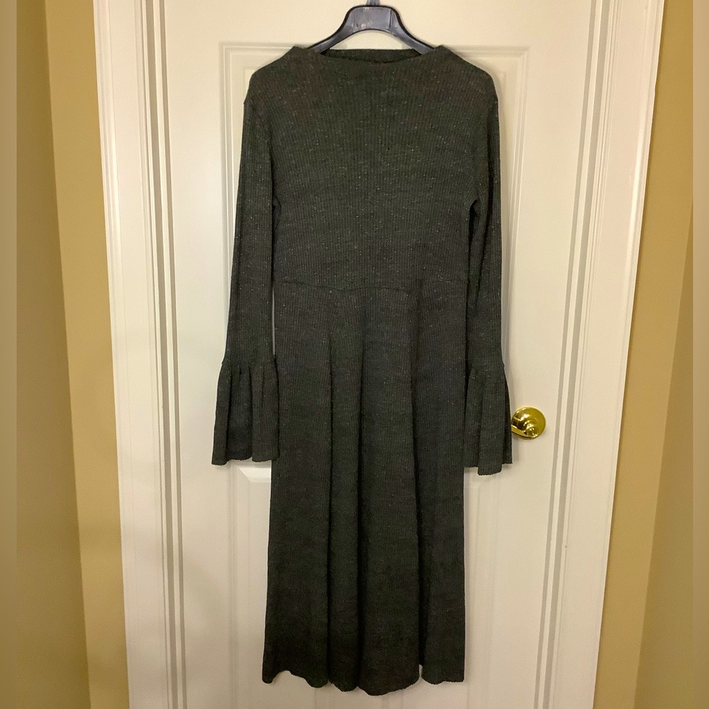 WHO WHAT WEAR BELL SLEEVE SWEATER DRESS SIZE L